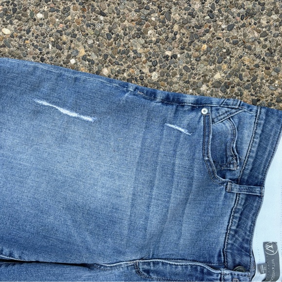 ☀️Nordstrom Wit & Wisdom EUC Ab-Solution Jean Shorts Size 12 Slight Distress - Picture 4 of 5